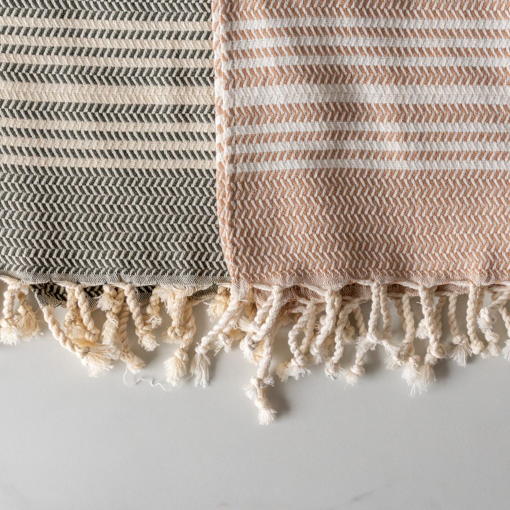Serviette de toilette turque à rayures avec pompon