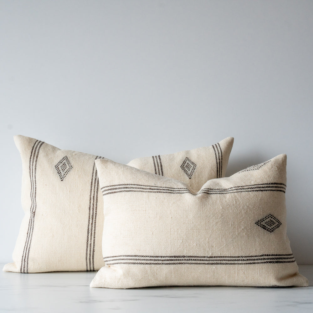 Housse de coussin crème Ava Bhujodi