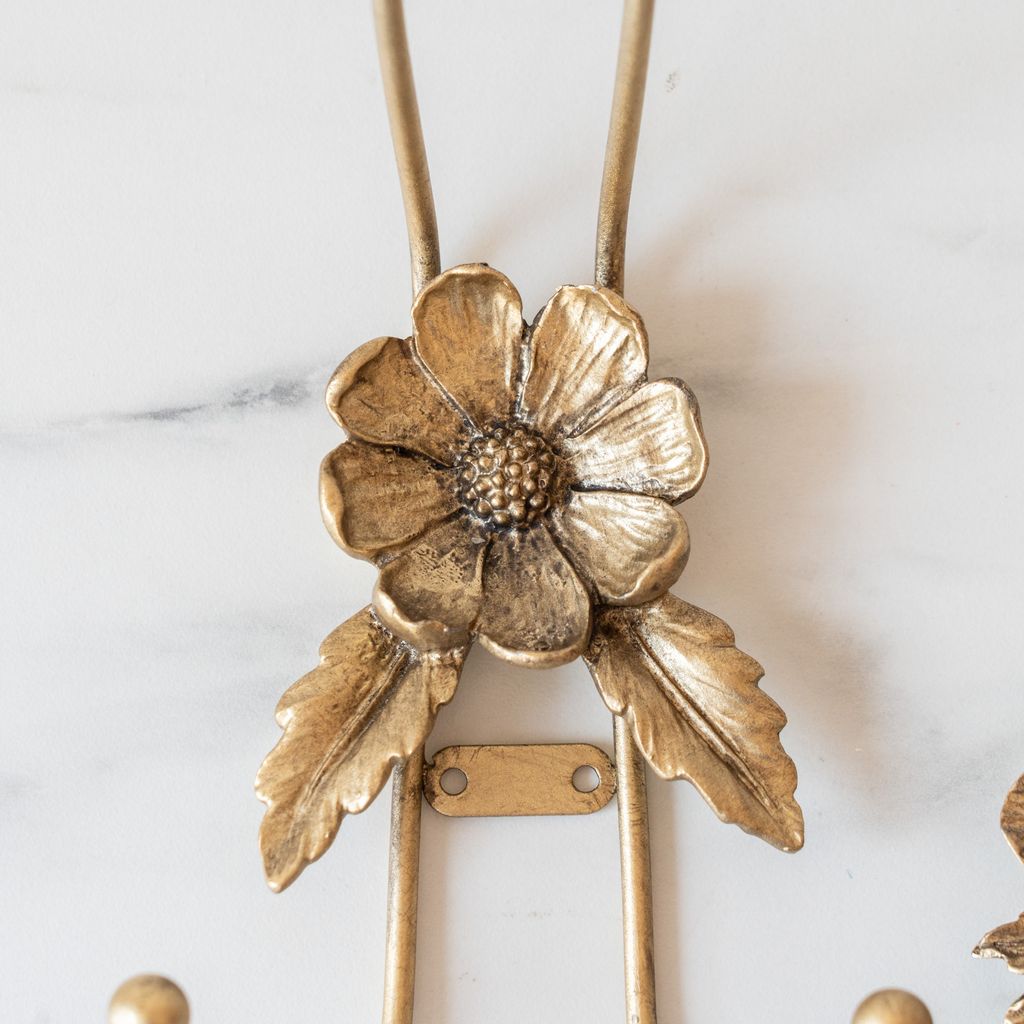 Crochet à fleurs avec finition or antique