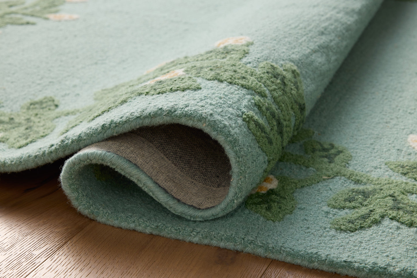 Tapis bleu Highgrove de Rifle Paper Co. x Loloi