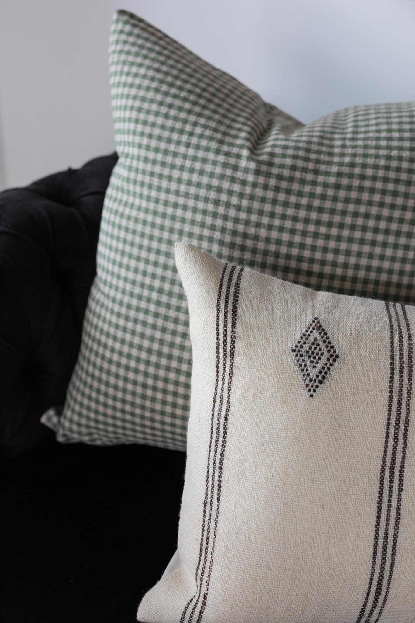 Housse de coussin crème Ava Bhujodi