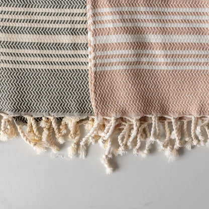 Serviette de toilette turque à rayures avec pompon