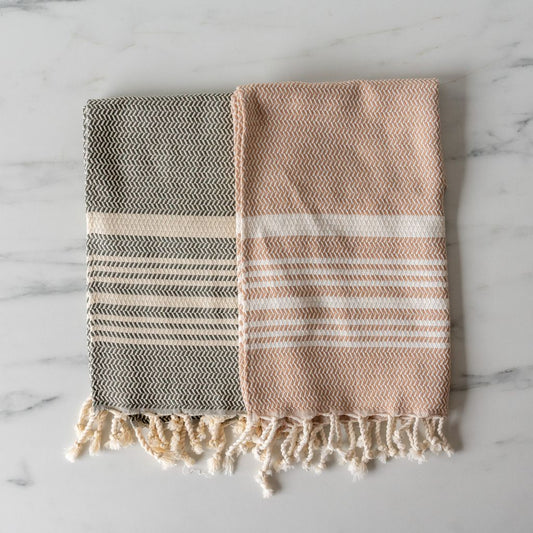 Serviette de toilette turque à rayures avec pompon